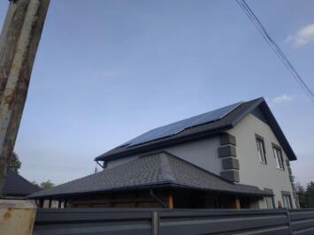 Командой Solar Garden были реализованы Автономные солнечные станции: для частного дома, а также для складских помещений 1