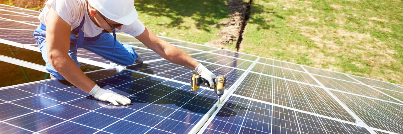 Установка солнечных панелей на крыше