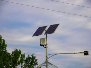 Вуличне освітлення на сонячних панелях